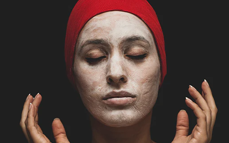 How can readers know if their skincare regimen is not working for their skin?